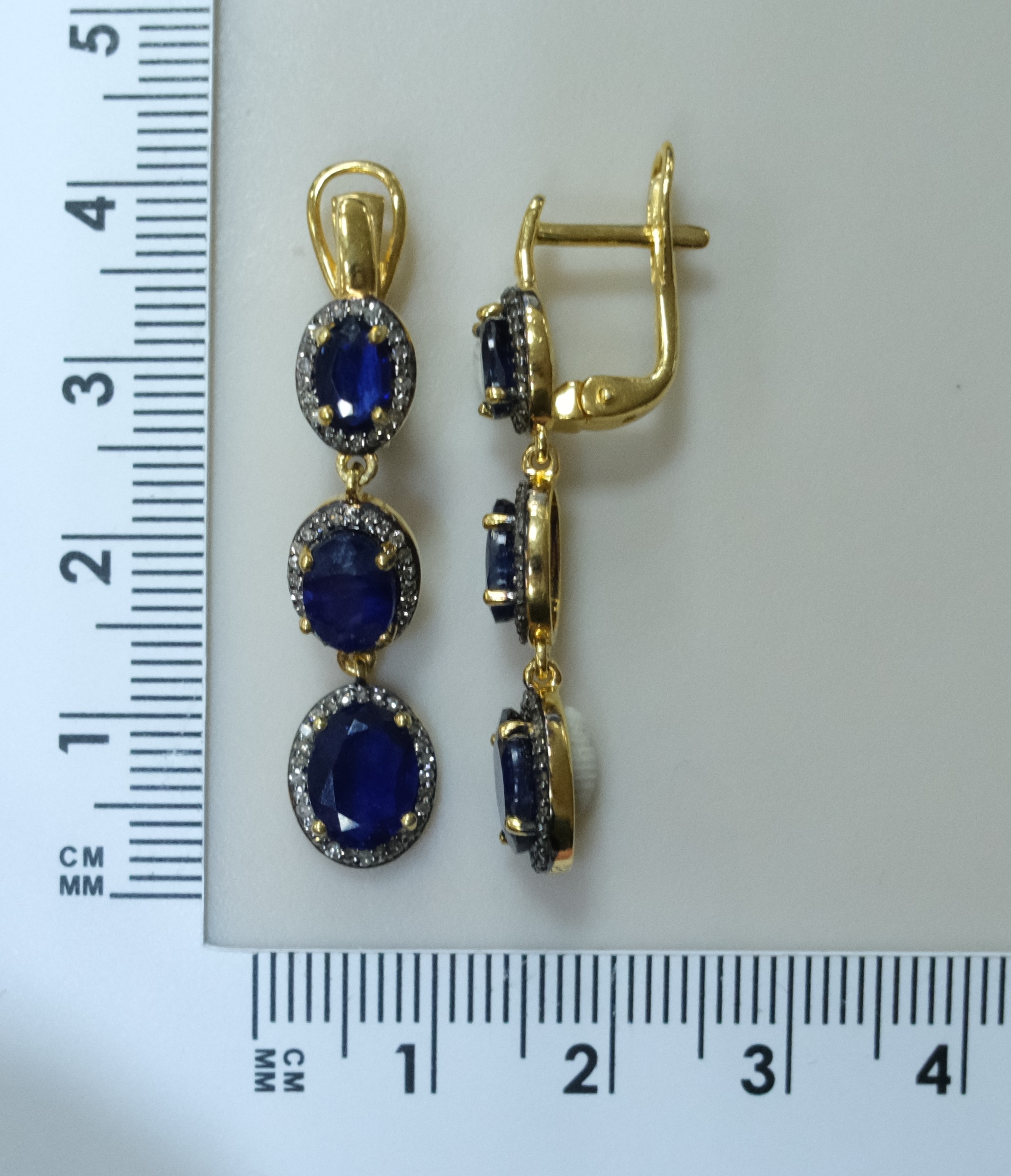 Серебряные серьги с сапфирами